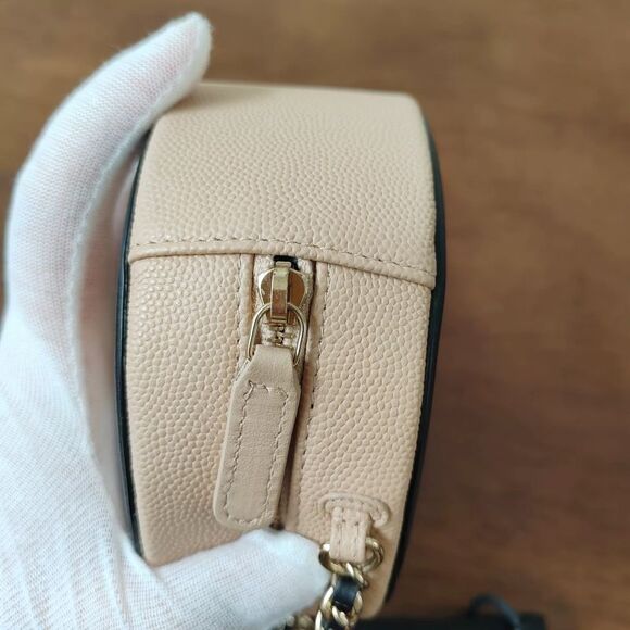 Chanel Women Pre-Loved Bag Very Good Condition - Picture 6 of 9